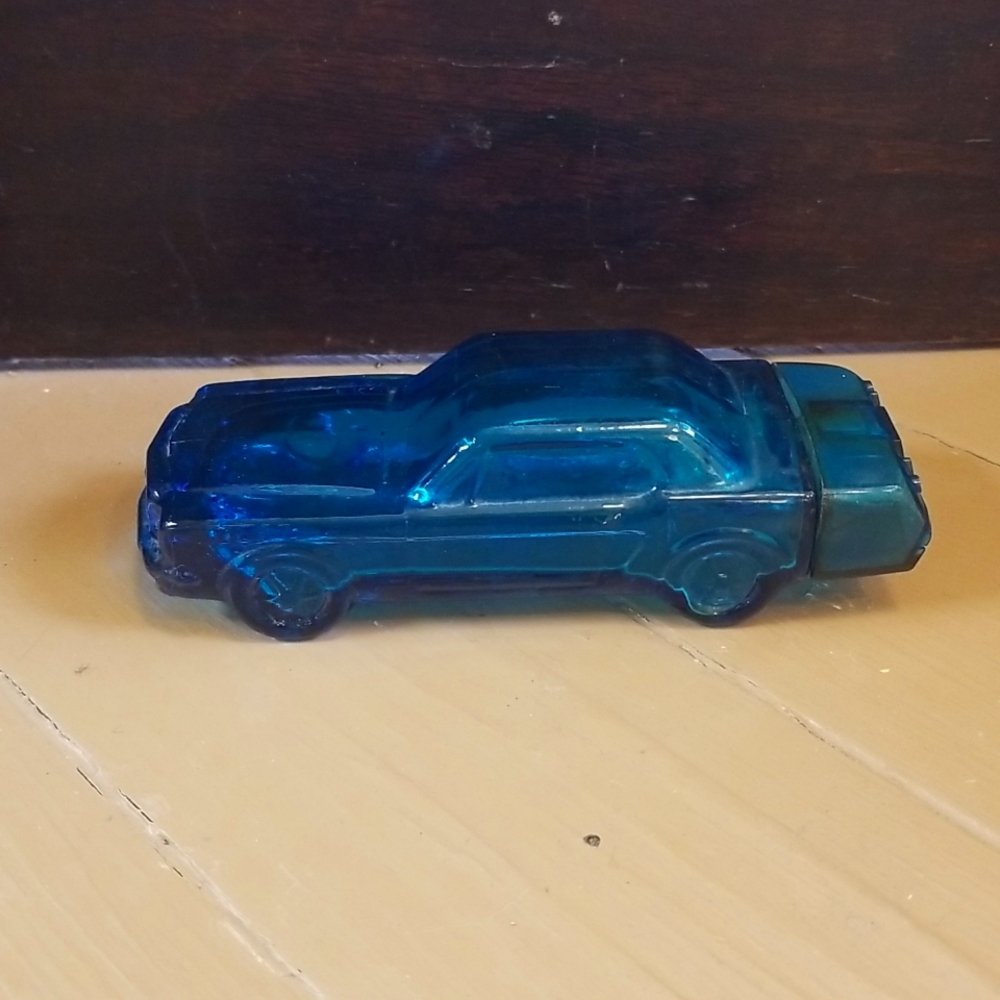 Vintage Avon 1964 Ford Mustang Blue Car Aftershave Bottle - Picture 2 of 12
